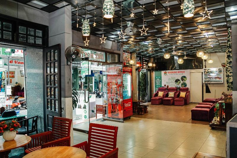 DMZ Hostel Hue, Singapore
