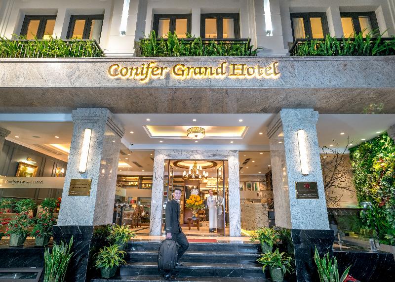 Conifer Grand Hotel, Singapore