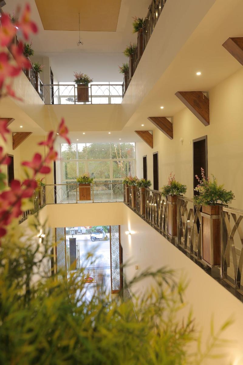 Photo of Hotel Sardar, 3-star hotel in Pune District