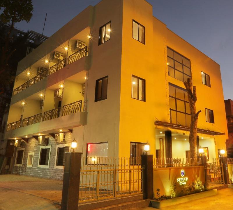 Photo of Hotel Sardar, 3-star hotel in Pune District