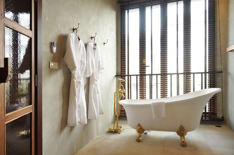 Photo of Phratamnak Inn, 3-star hotel in Pattaya (and vicinity)