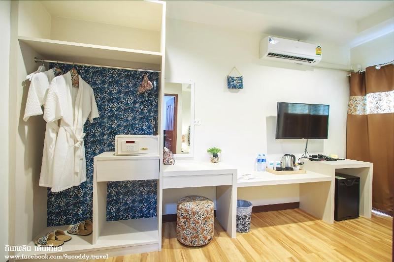 Photo of Bangkok River Loka Hotel, 3-star hotel in Bang Kho Laem