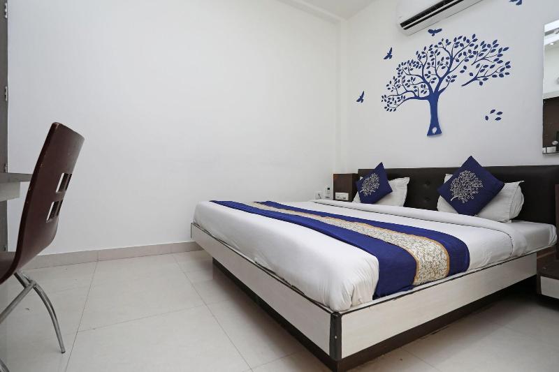Photo of OYO 10454 Hotel Riviera, 3-star hotel in Agra District