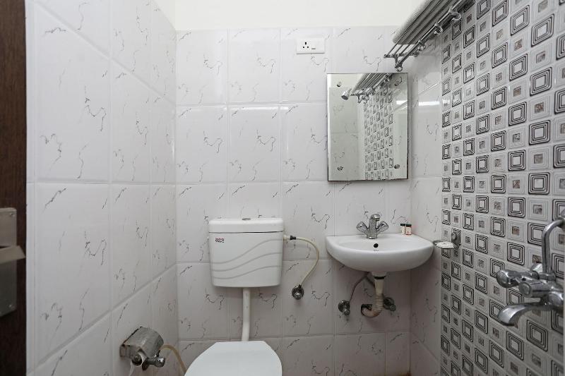 Photo of OYO 10454 Hotel Riviera, 3-star hotel in Agra District