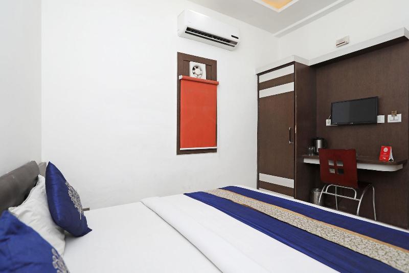 Photo of OYO 10454 Hotel Riviera, 3-star hotel in Agra District