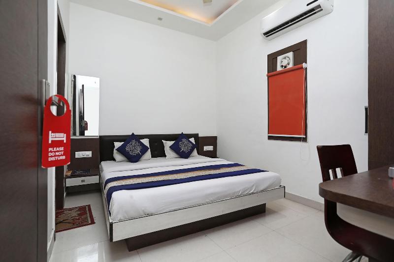 Photo of OYO 10454 Hotel Riviera, 3-star hotel in Agra District