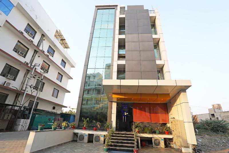 Photo of OYO 10454 Hotel Riviera, 3-star hotel in Agra District