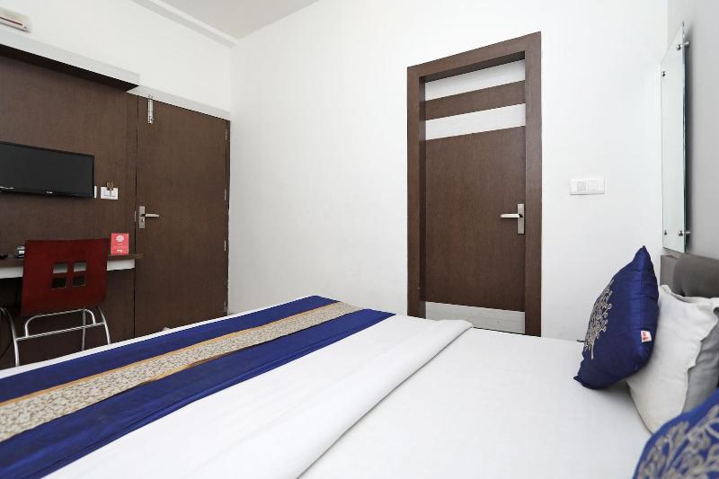 Photo of OYO 10454 Hotel Riviera, 3-star hotel in Agra District