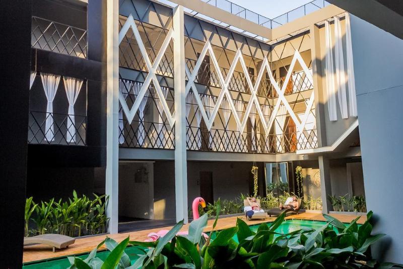 Shane Hotel Chiangmai, Singapore