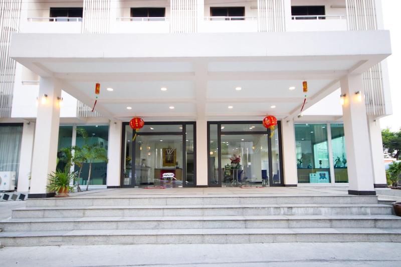 Photo of White House Bizotel, 3-star hotel in Bang Na