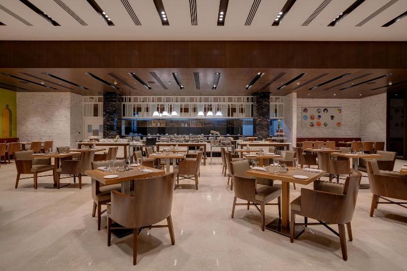 Courtyard by Marriott Surat, 4-star hotel in Surat