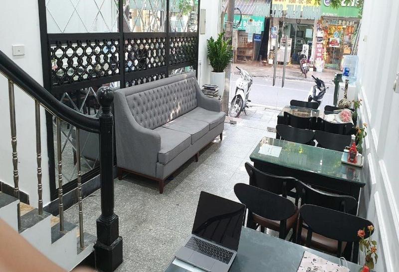 Mayflower Hotel Hanoi, Singapore