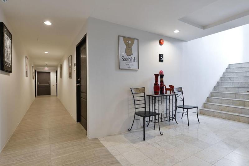 Photo of Aspira Residence Ruamrudee, 3-star hotel in Bangkok (and vicinity)