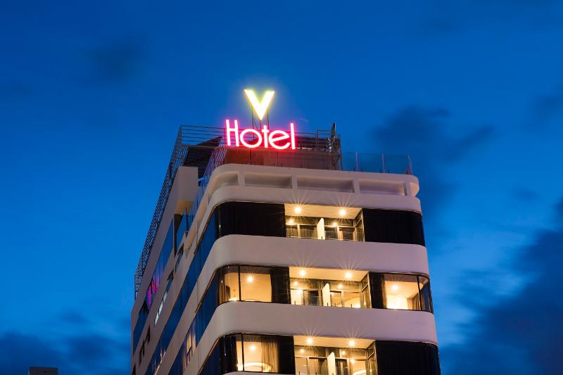 V Hotel Nha Trang, Singapore