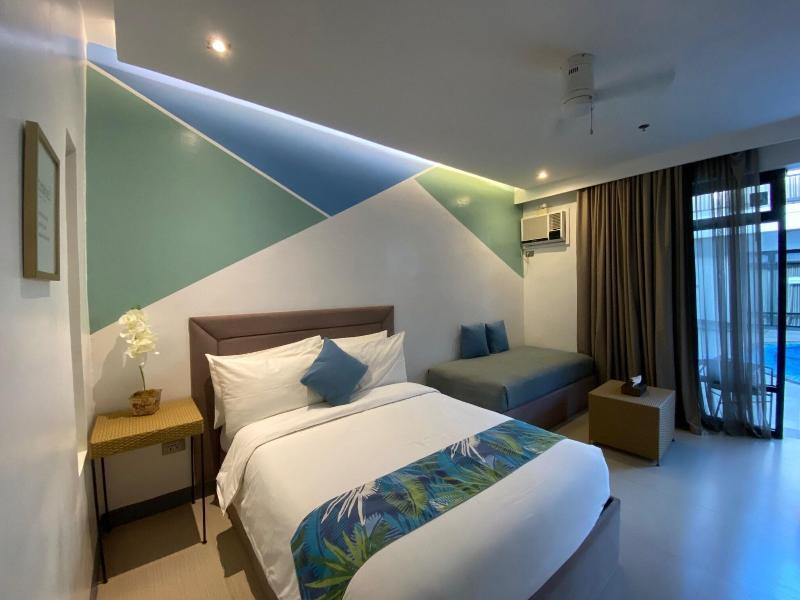Photo of White Breeze Palawan Boutique Hotel, 4-star hotel in Palawan (province)