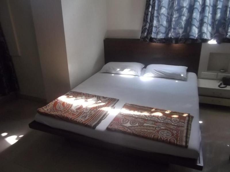 Photo of Hotel Rajshree Lodging, 3-star hotel in Nashik