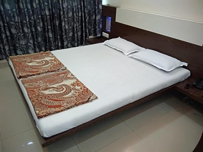 Photo of Hotel Rajshree Lodging, 3-star hotel in Nashik