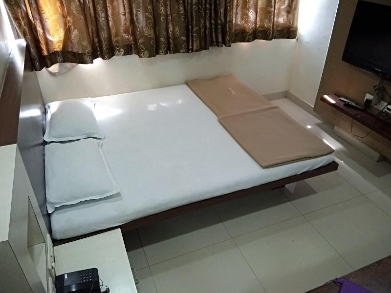 Photo of Hotel Rajshree Lodging, 3-star hotel in Nashik