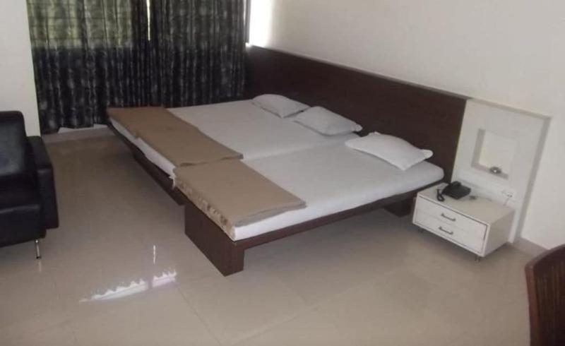 Photo of Hotel Rajshree Lodging, 3-star hotel in Nashik