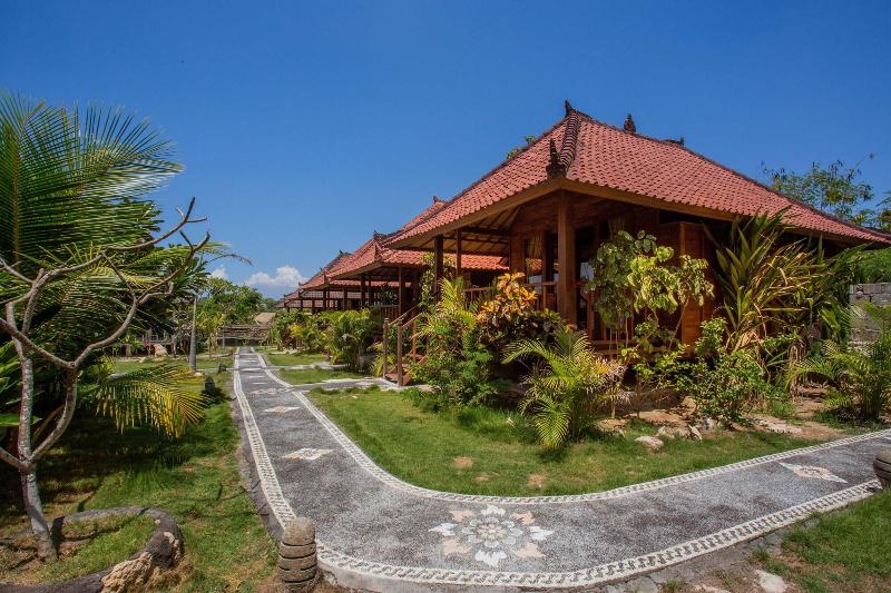 D'Coin Lembongan, Singapore