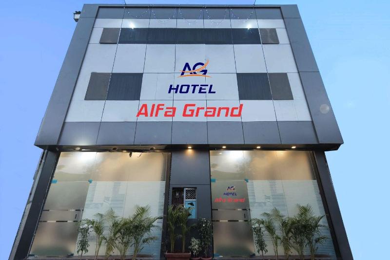 OYO 4083 Hotel Alfa Grand exterior, 2-Star hotel in Mumbai (and vicinity)