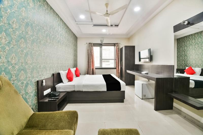 Photo of Hotel Flowers Inn, 3-star hotel in Kota