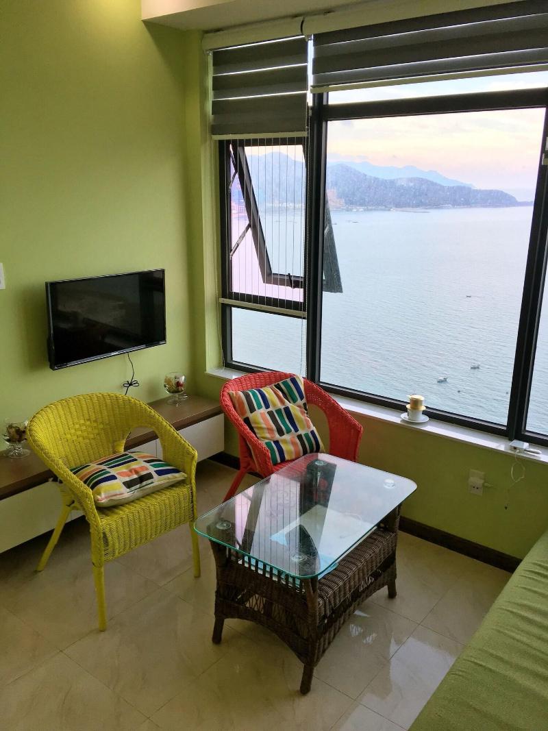 Seaview Front Apartment, Singapore