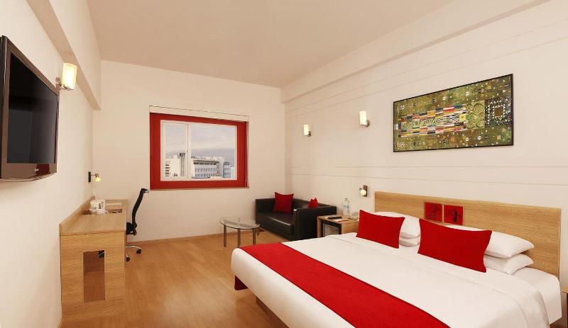 Photo of Red Fox by Lemon Tree Hotels, Hyderabad, 3-star hotel in Hyderabad (and vicinity)