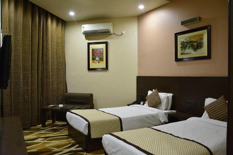 Photo of Hotel Surya Executive, 3-star hotel in Solapur