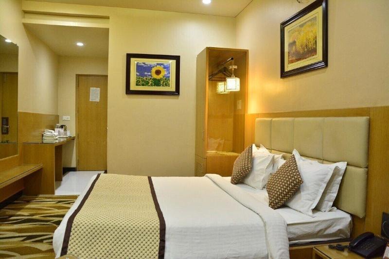 Photo of Hotel Surya Executive, 3-star hotel in Solapur