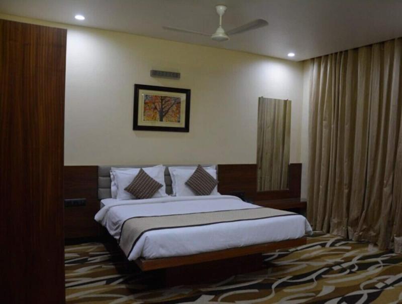Photo of Hotel Surya Executive, 3-star hotel in Solapur