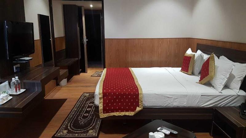Photo of Hotel Surya Executive, 3-star hotel in Solapur