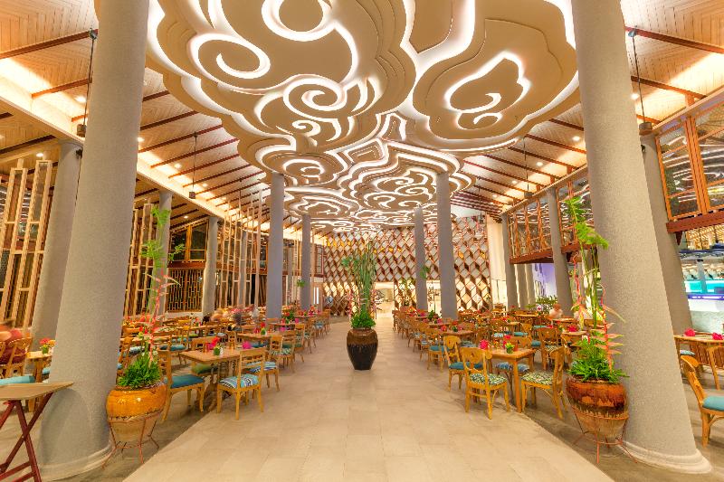 Photo of Diamond Cliff Resort & Spa, Patong Beach hotel in Bangla Road