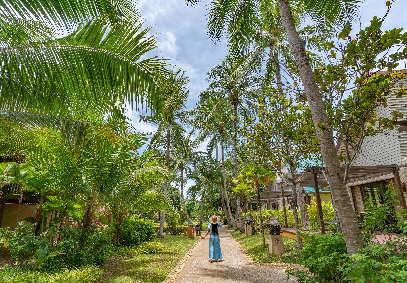 Photo of Paradox Resort Phuket, 5-star hotel in Karon Beach