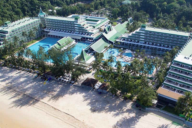 Le Meridien Phuket Beach Resort, 5-star hotel in Karon Beach