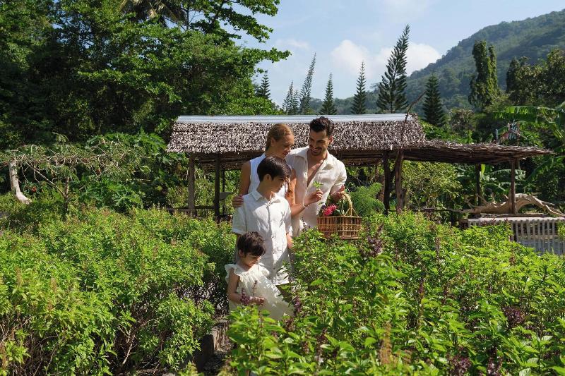 Photo of Le Meridien Phuket Beach Resort, 5-star hotel in Karon Beach