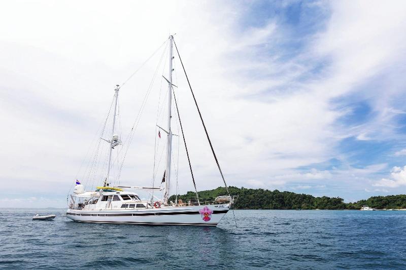 Photo of Le Meridien Phuket Beach Resort, 5-star hotel in Karon Beach