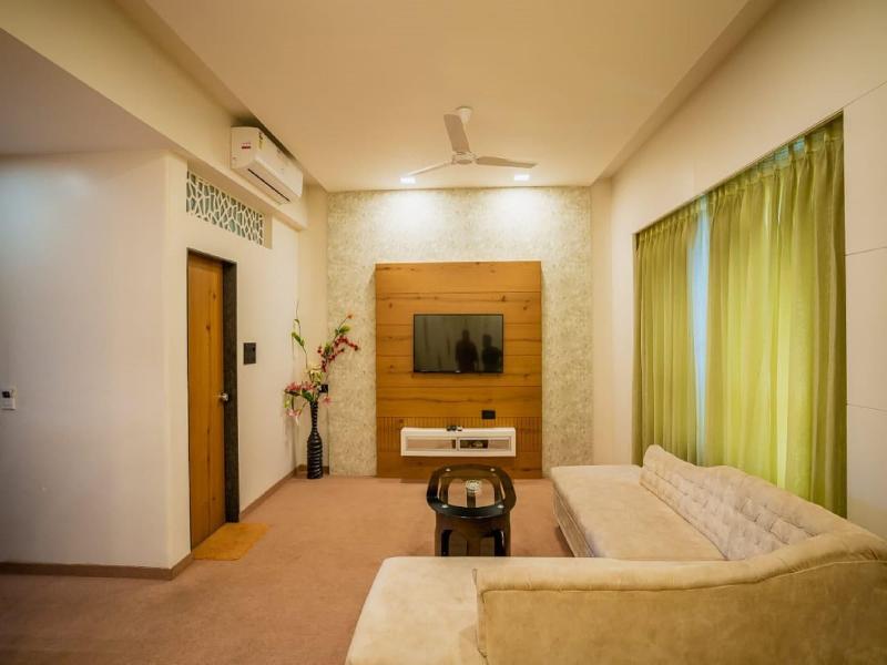 Photo of Hotel V Star, 3-star hotel in Ahmednagar
