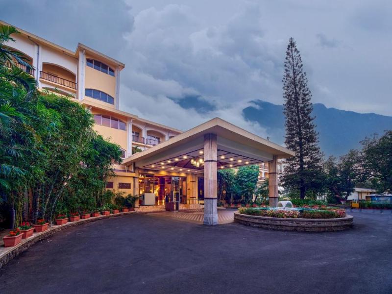 Photo of Fariyas Resort Lonavala, 4-star hotel in Pune District