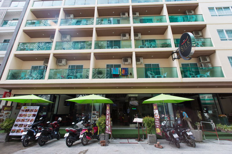 Photo of Hemingways Silk Hotel, 3-star hotel in Bangla Road
