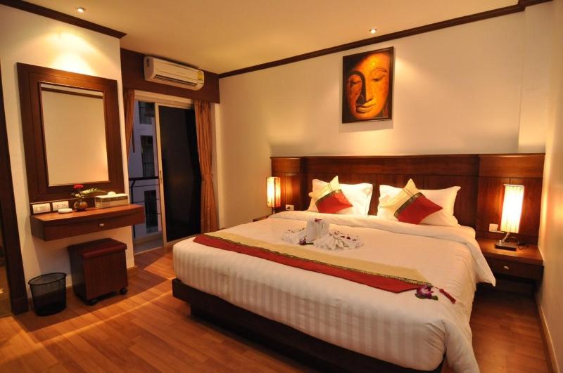 Photo of Hemingways Silk Hotel, 3-star hotel in Bangla Road