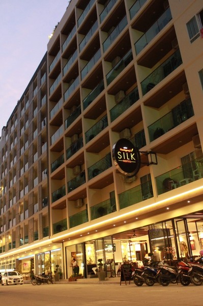 Photo of Hemingways Silk Hotel, 3-star hotel in Bangla Road