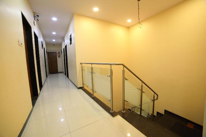 Photo of OYO 8757 Prakash Inn, 2-star hotel in Mumbai (and vicinity)