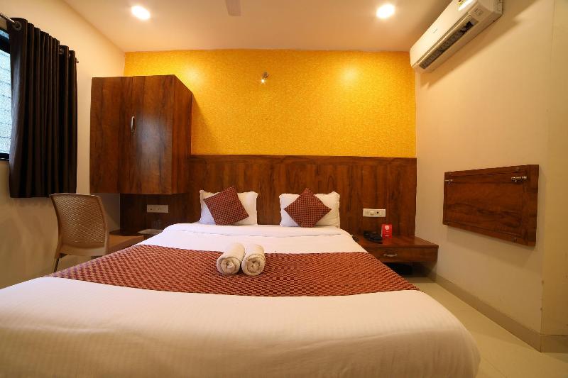 Photo of OYO 8757 Prakash Inn, 2-star hotel in Mumbai (and vicinity)