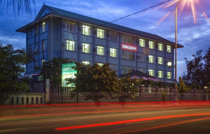 Sunrise Hotel Quang Binh, Singapore