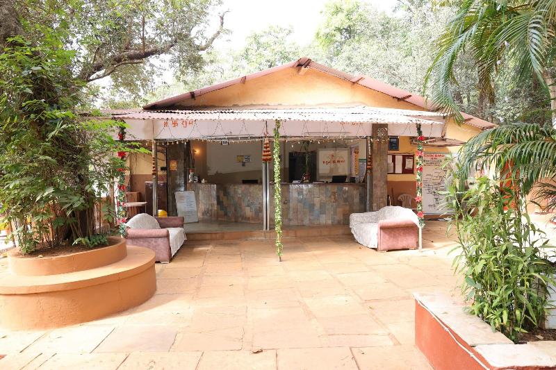 Photo of Gujarat Bhavan Hotel, 3-star hotel in Khalapur