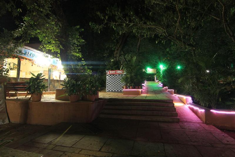 Photo of Gujarat Bhavan Hotel, 3-star hotel in Khalapur