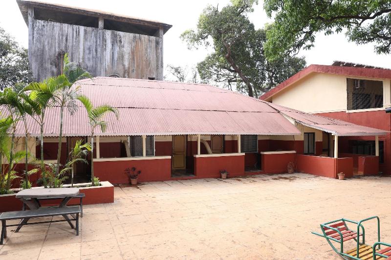 Photo of Gujarat Bhavan Hotel, 3-star hotel in Khalapur