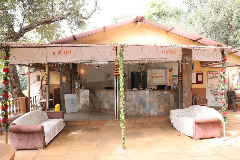 Photo of Gujarat Bhavan Hotel, 3-star hotel in Khalapur