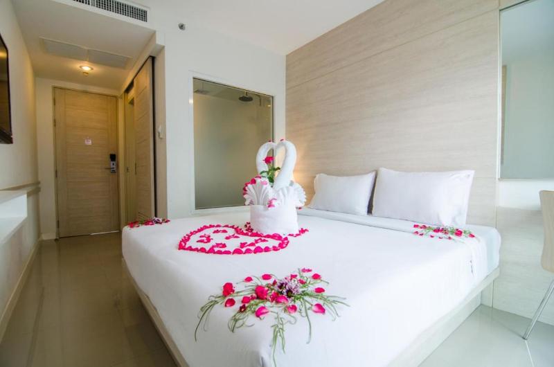 Photo of Mirage Express Patong Phuket Hotel, 3-star hotel in Bangla Road